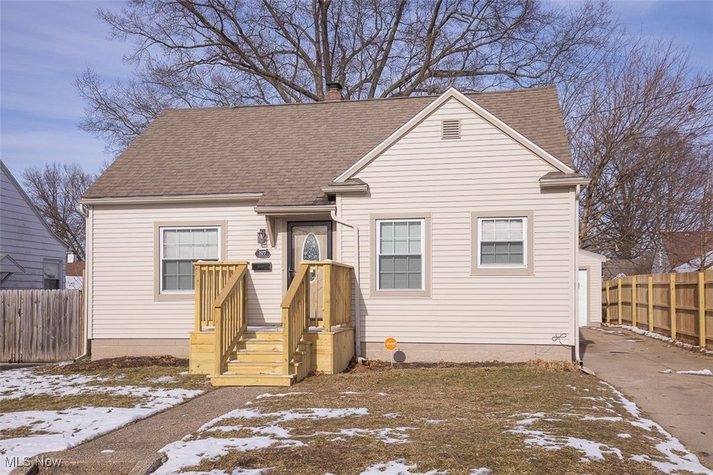 Photo of 877 N Firestone Boulevard, Akron, OH 44306 (MLS # 5176442)
