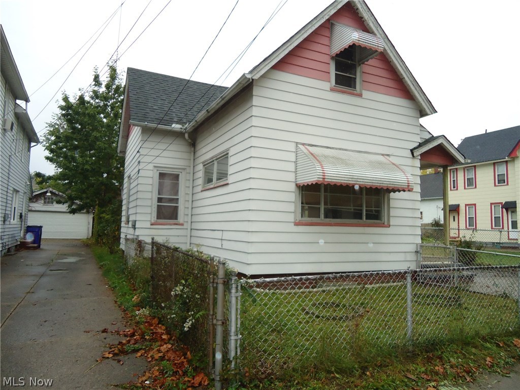 Crawford & Parmelees - Residential Income