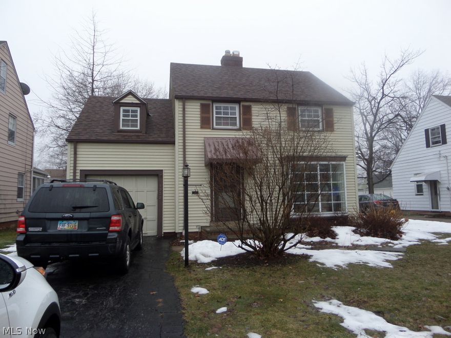 Cute & Cozy colonial with recent updates.  Beautiful all white spacious eat in kitchen.  Open dining room and living room with fireplace.  Newer roof and furnace.  Hardwood floors, carpet in partially finished basement.  Nice backyard with stone patio.  Just move in and enjoy.