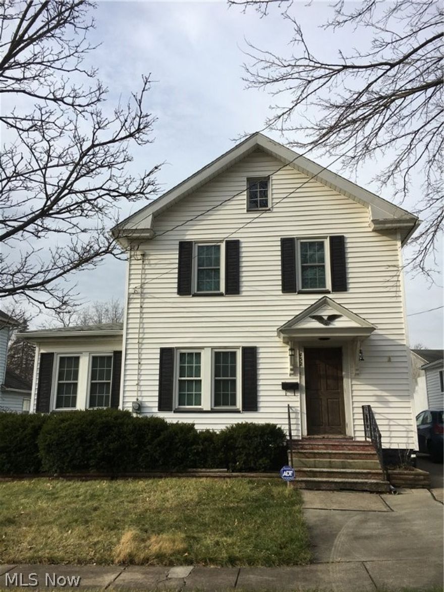 This 2-story Century Home features 3 bedrooms (first floor master suite), 2 updated full baths, large remodeled eat-in kitchen area, beautiful hardwood floors, 2 car detached garage and deck.  Many additional updates include a 3 year old roof, 1 year old gas furnace, upgraded electric, and new insulation.  0.2087 acre fenced-in city lot.  Close to downtown, conveniences and easy highway access.