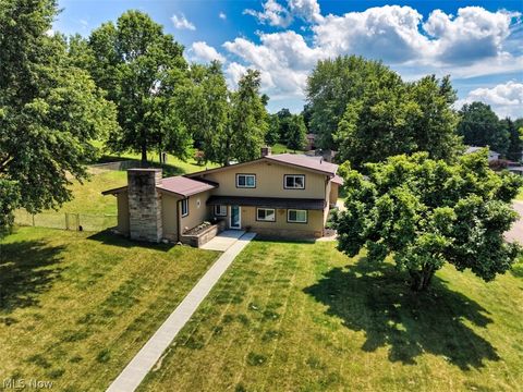 Homes For Sale - 1601 Marion Drive<br/> Coshocton, OH 43812