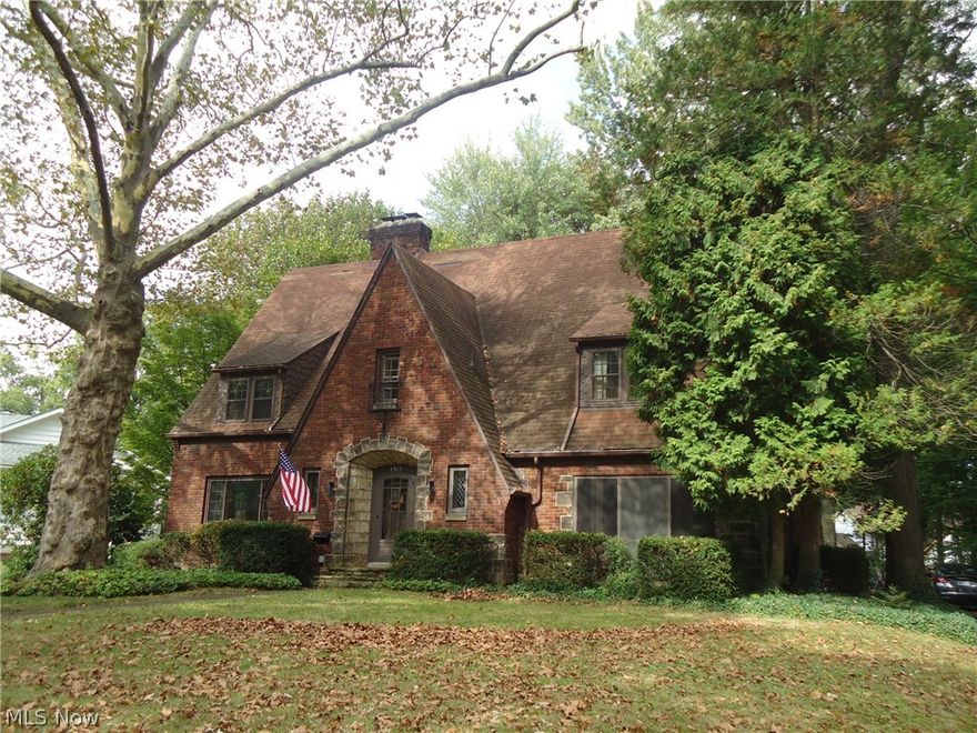 Charm & Character abound in this 6 bedroom/4 bath brick Tudor located within steps of the Silver Lake beach!! Spacious rooms featuring hardwood flooring throughout. Beautiful living room with fireplace. Formal dining room. 1st floor den/office & enclosed screen porch.  4  bedrooms on the 2nd floor & 2 additional bedrooms & bath on the 3rd floor. If you are looking for a classic Tudor style home...Stop looking!!! This is one of the first 100 homes built in Silver Lake---Silver Lake Estates privileges  included-----SWIM-FISH-SAIL!!!!!! Call today for a private viewing!!!