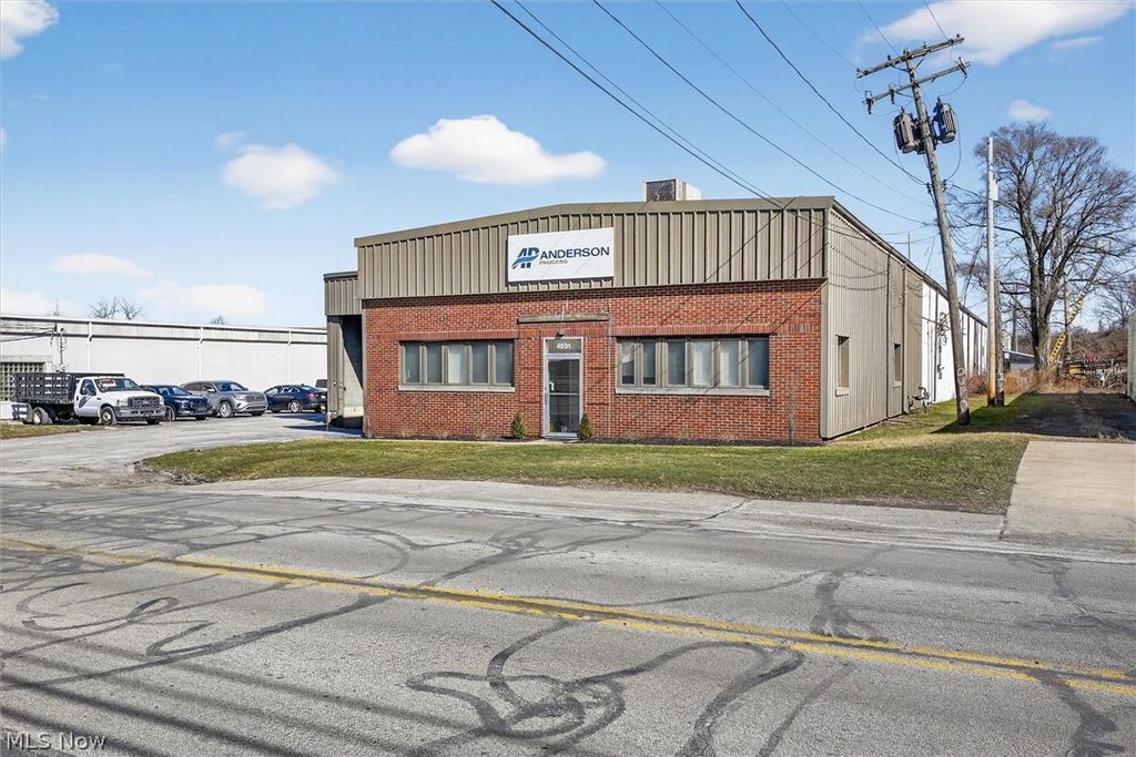 Photo of 4891 Van Epps Road, Brooklyn Heights, OH 44131 (MLS # 5190566)