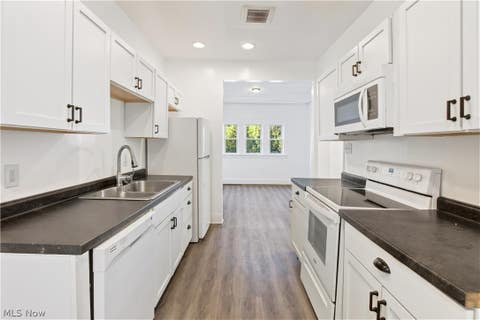 Tiny photo for 1390 E 109th Street, Cleveland, OH 44106 (MLS # 5239251)