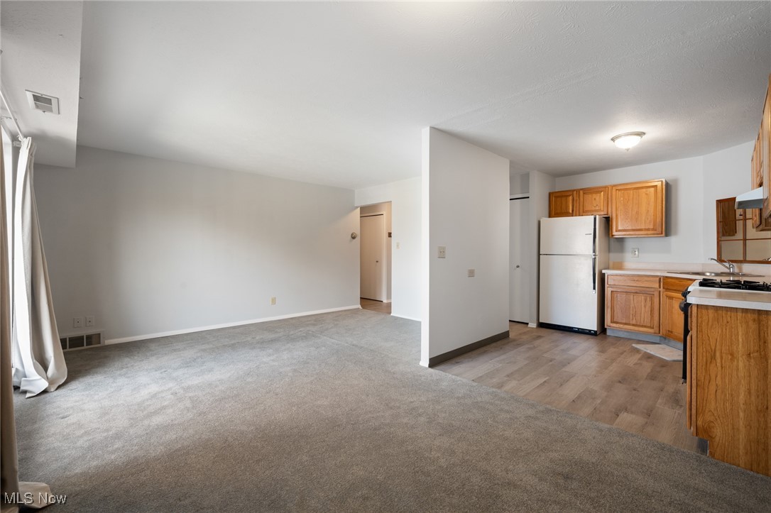 3675 Clague Road #311, North Olmsted, Ohio image 8