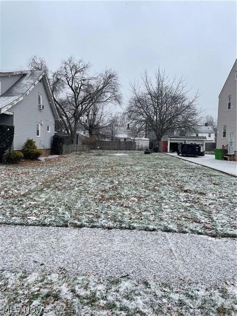 26171 Shoreview Avenue Euclid OH 44132