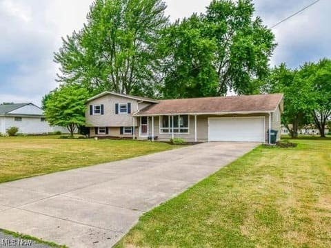 Photo for 7011 Rolling Ridge Road NE