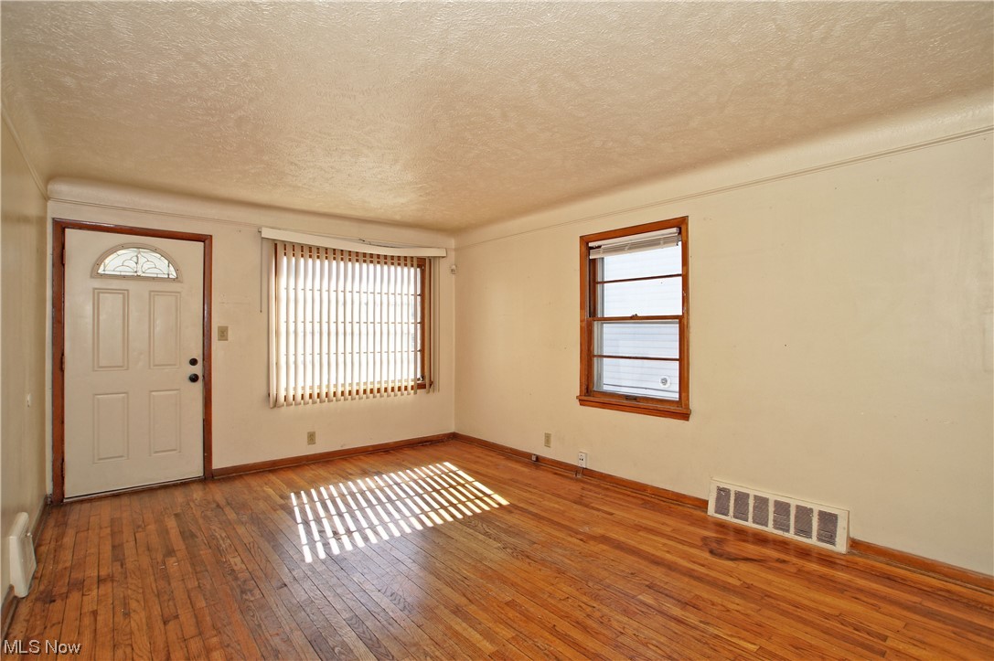 Elworthy-Helwick Cos Home Garden - Residential