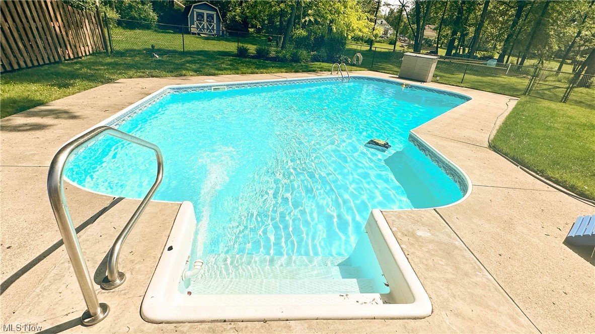 Village Blvd - Residential