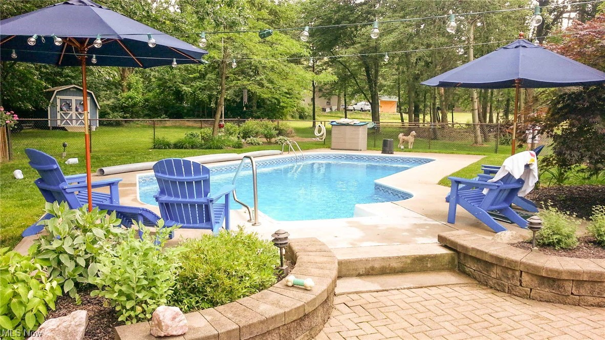 Village Blvd - Residential