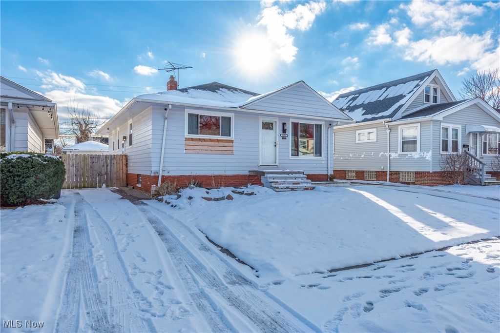 Photo of 14205 Highlandview Avenue, Cleveland, OH 44135 (MLS # 5177332)