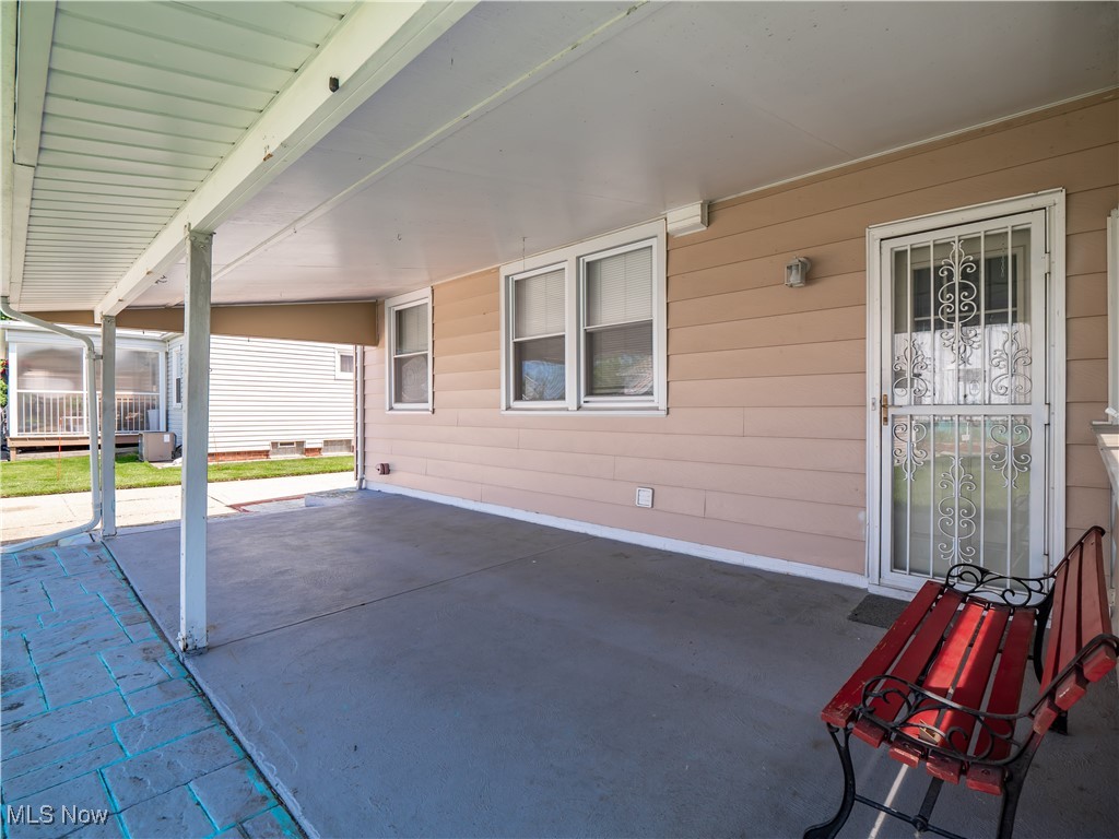 10450 Fairlawn Drive, Parma, Ohio image 28