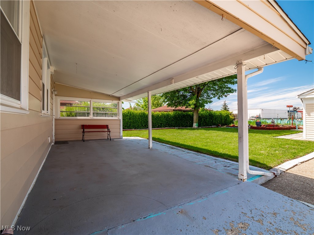 10450 Fairlawn Drive, Parma, Ohio image 27