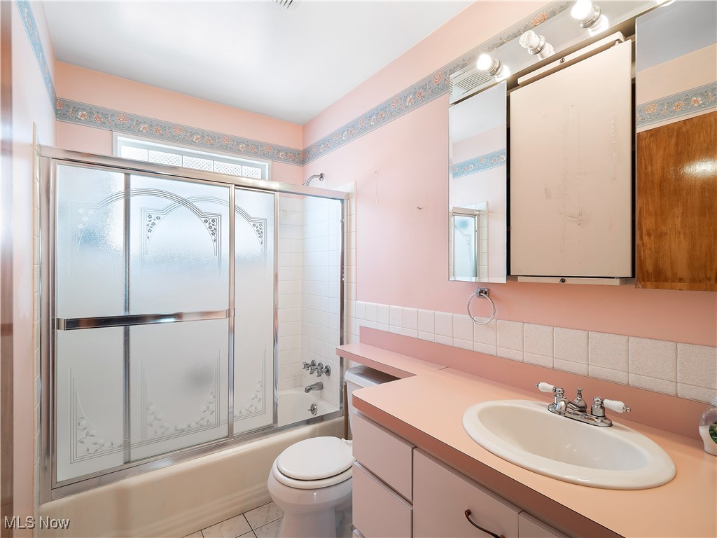 10450 Fairlawn Drive, Parma, Ohio image 18