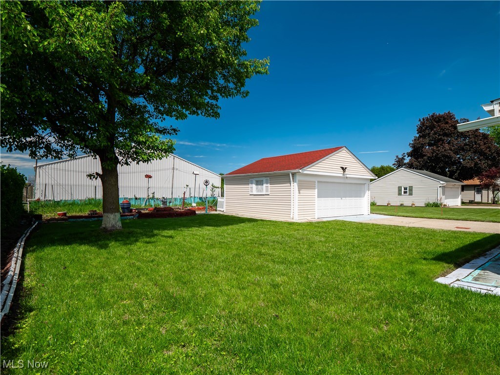 10450 Fairlawn Drive, Parma, Ohio image 30