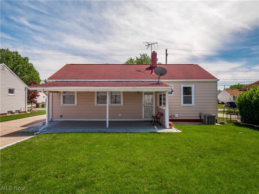10450 Fairlawn Drive, Parma, Ohio image 31