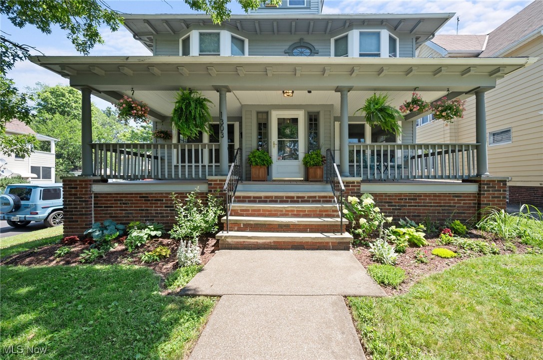 1303 W 102nd Street