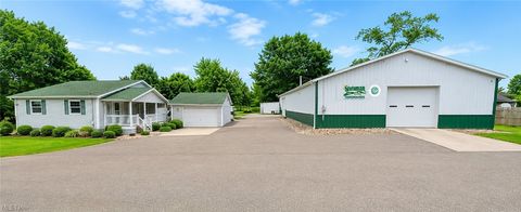 Homes For Sale - 13390 Ravenna Avenue<br/> Hartville, OH 44632