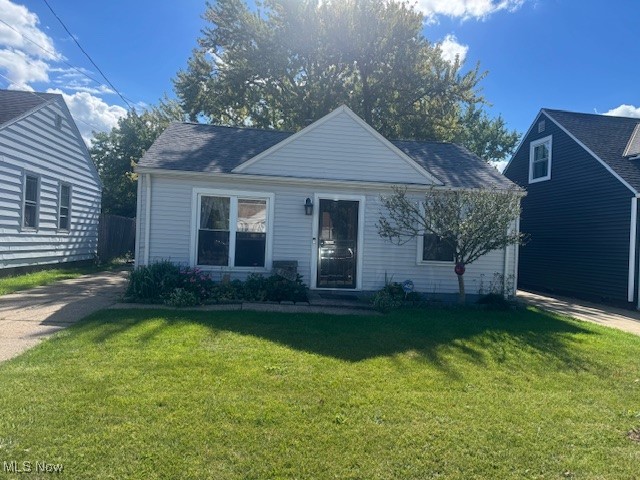Well-maintained 3-bedroom ranch with new roof, updated kitchen, and new central air/HVAC. Features a 2-car garage, fully fenced backyard, and all appliances included.