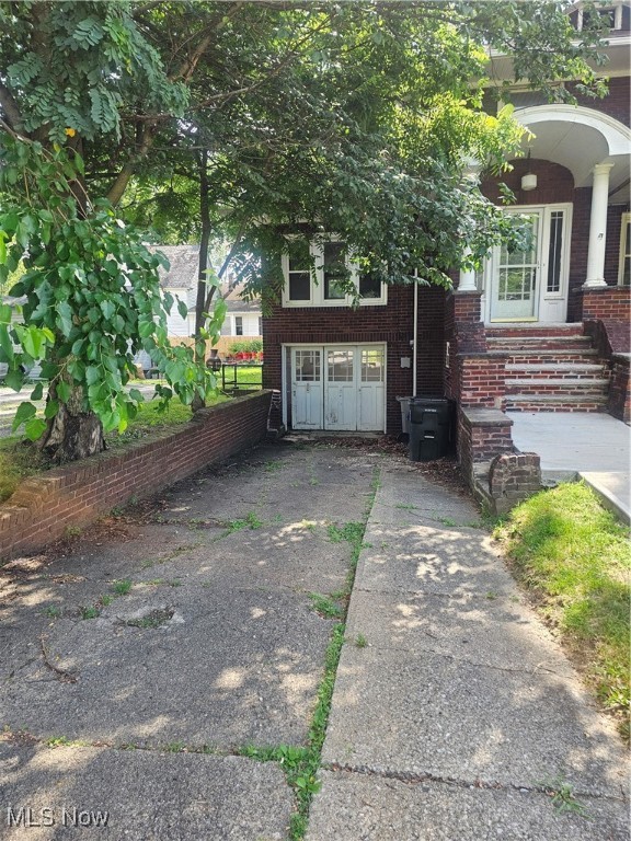 11 Adams Street
