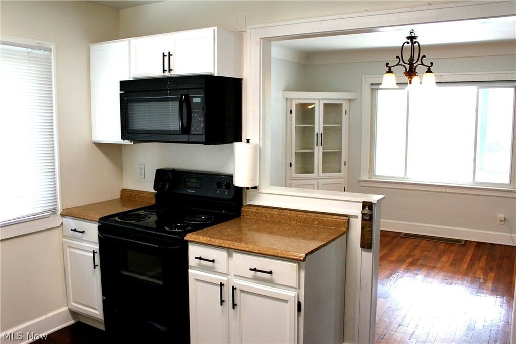 Photo of 3729 W 128th Street, Cleveland, OH 44111 (MLS # 5199579)