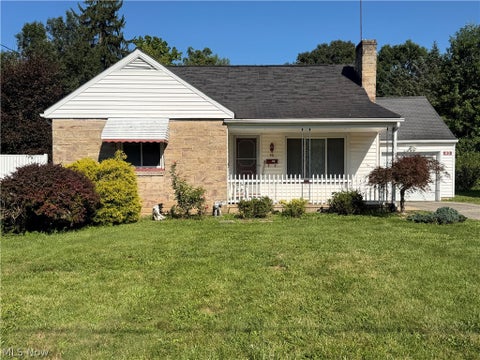 Photo of 40 N West ST, Columbiana, OH 44408 (MLS # 5240594)