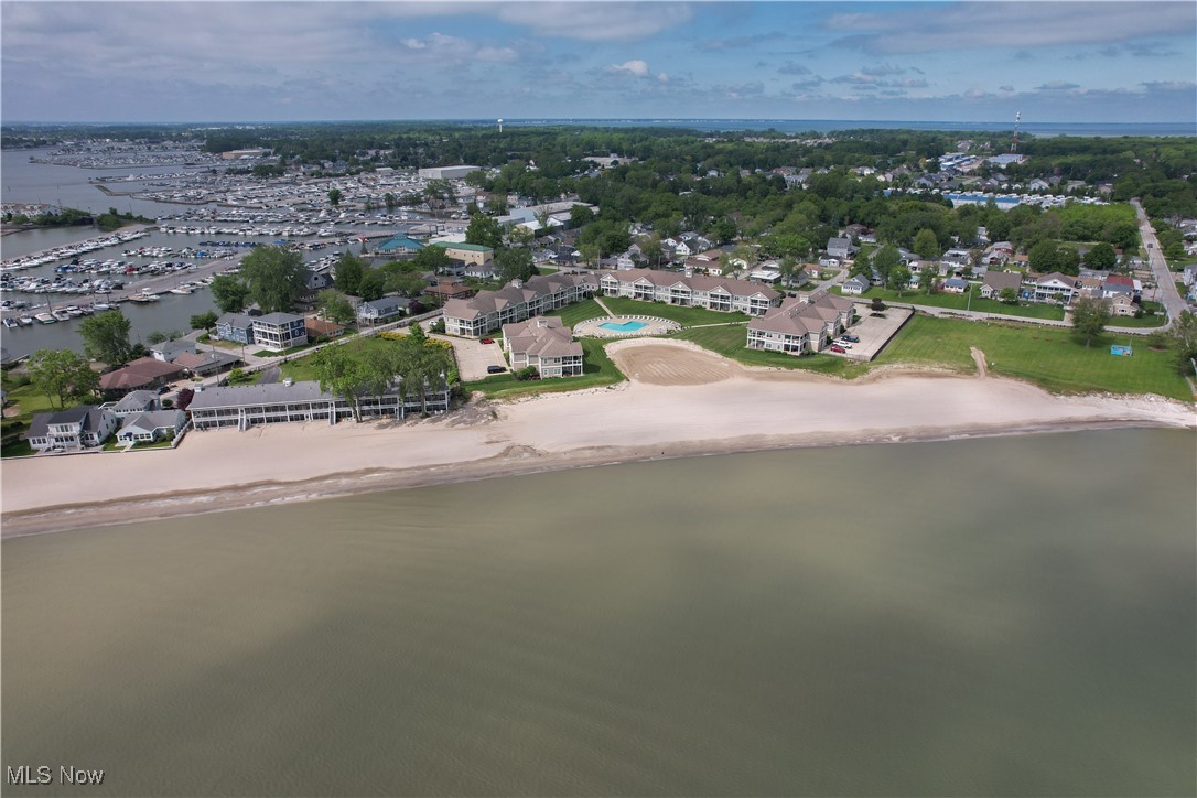 5813 E Gordon Shore Drive, Port Clinton, Ohio image 2