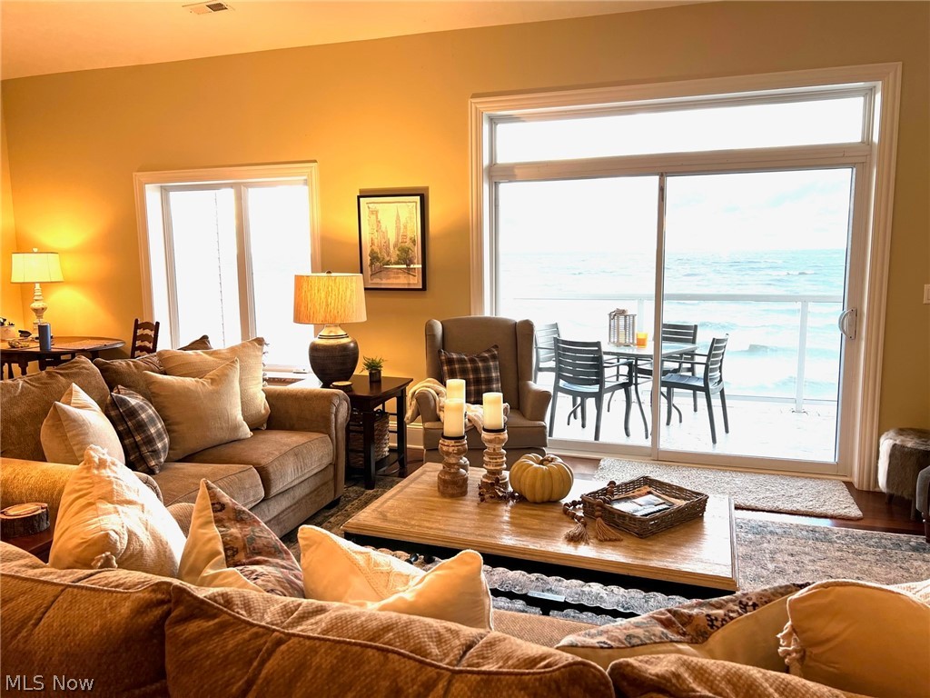 Lake Erie Lake Condo - Residential