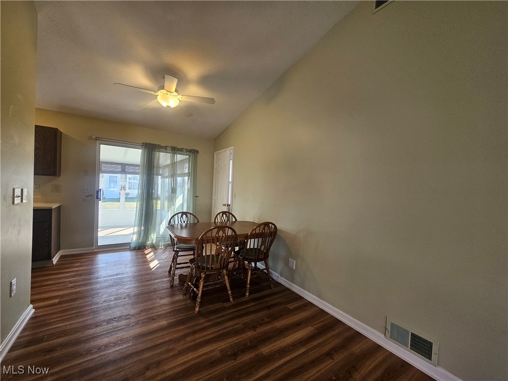 6807 Bellflower Court, Mentor, Ohio image 12