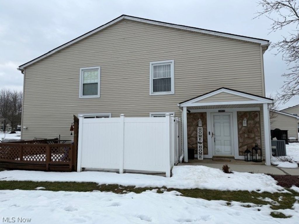 Photo of 3159 Ivy Hill Circle #B, Cortland, OH 44410 (MLS # 5187481)