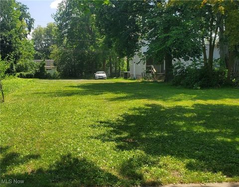 Vacant Land For Sale - 352 8th Street<br/> Elyria, OH 44035