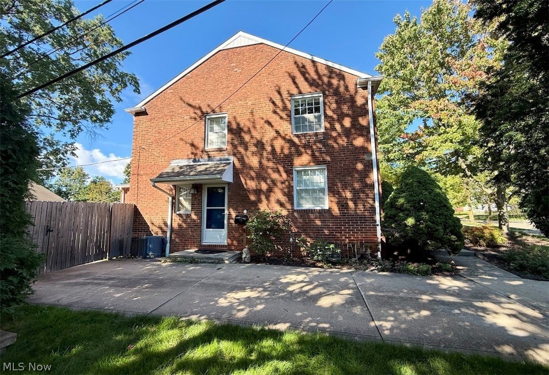 2446 Loyola Road