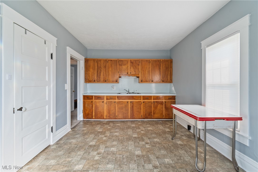 Hartville, Ohio 44632, United States, 3 Bedrooms Bedrooms, ,2 BathroomsBathrooms,Residential,Active,160876