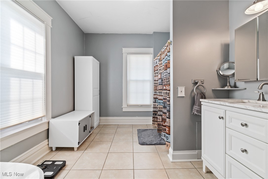 Hartville, Ohio 44632, United States, 3 Bedrooms Bedrooms, ,2 BathroomsBathrooms,Residential,Active,160876