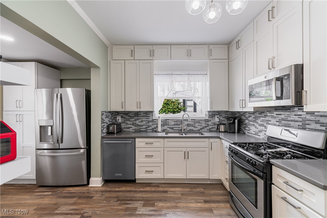 Hartville, Ohio 44632, United States, 3 Bedrooms Bedrooms, ,2 BathroomsBathrooms,Residential,Active,160876