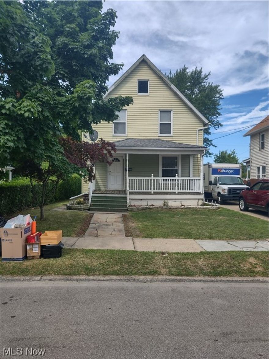 Add this large, solid rental to your portfolio.