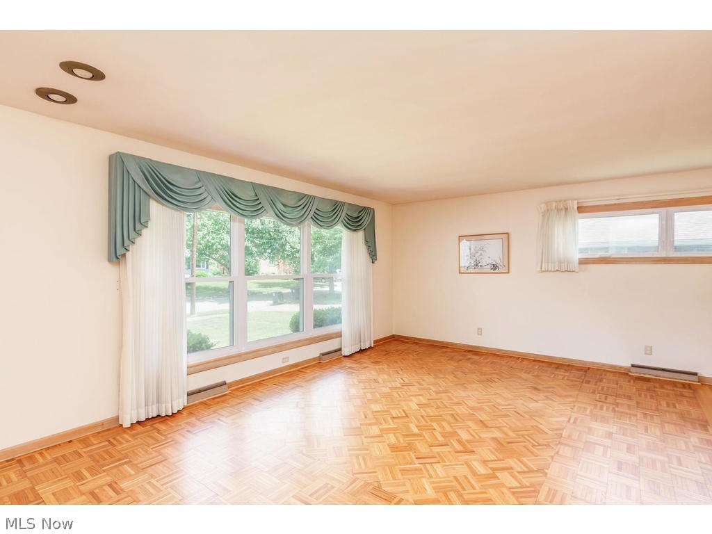 Kenilworth Manor - Residential