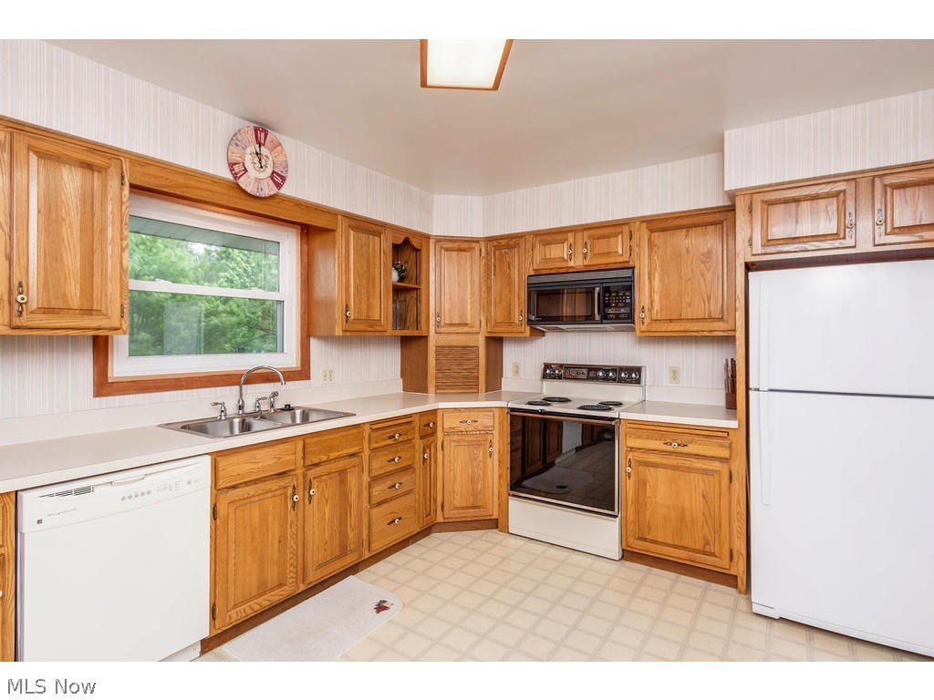 Kenilworth Manor - Residential