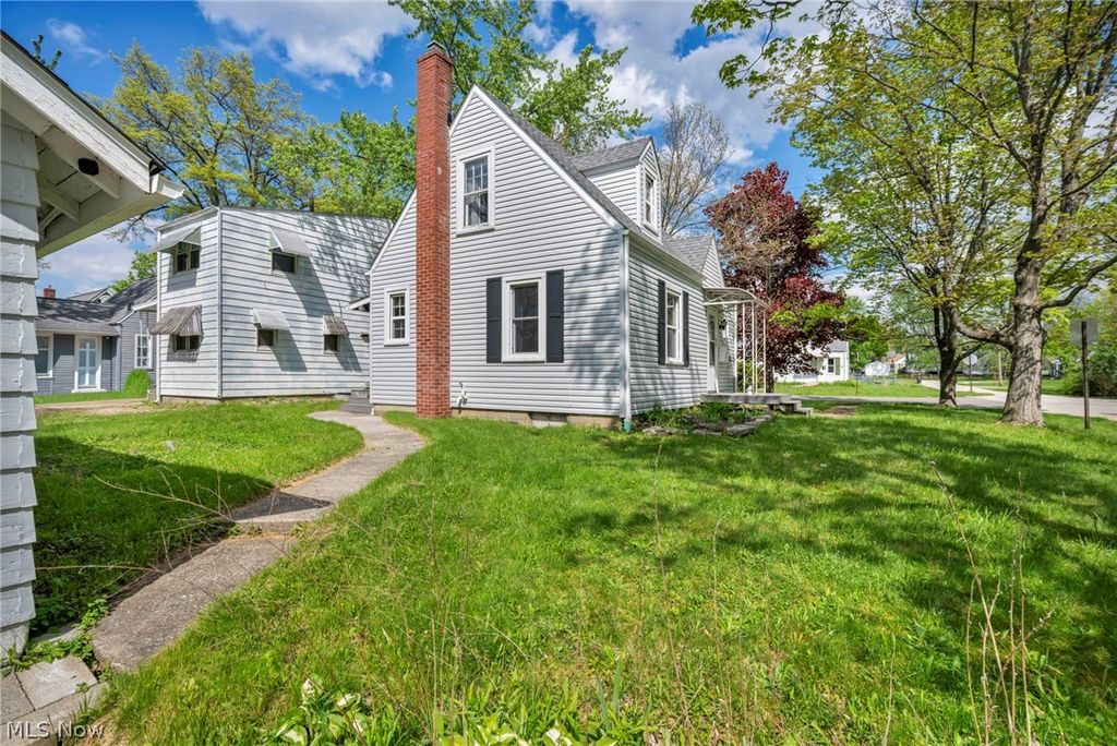 Photo of 228 Sanford Street, Ravenna, OH 44266 (MLS # 5209172)