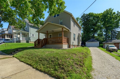 Photo of 185 24th Street NW, Barberton, OH 44203 (MLS # 5239886)