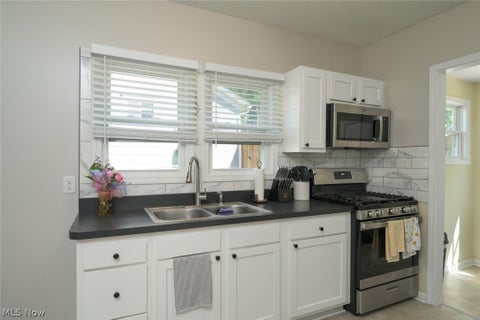 Tiny photo for 185 24th Street NW, Barberton, OH 44203 (MLS # 5239886)