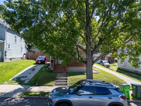 Tiny photo for 185 24th Street NW, Barberton, OH 44203 (MLS # 5239886)
