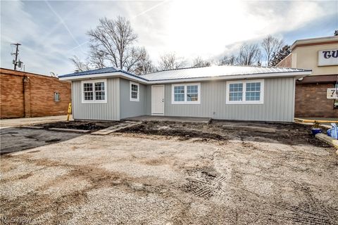 Photo of 7496 Mentor Ave, Mentor, OH 44060 (MLS # 5190047)