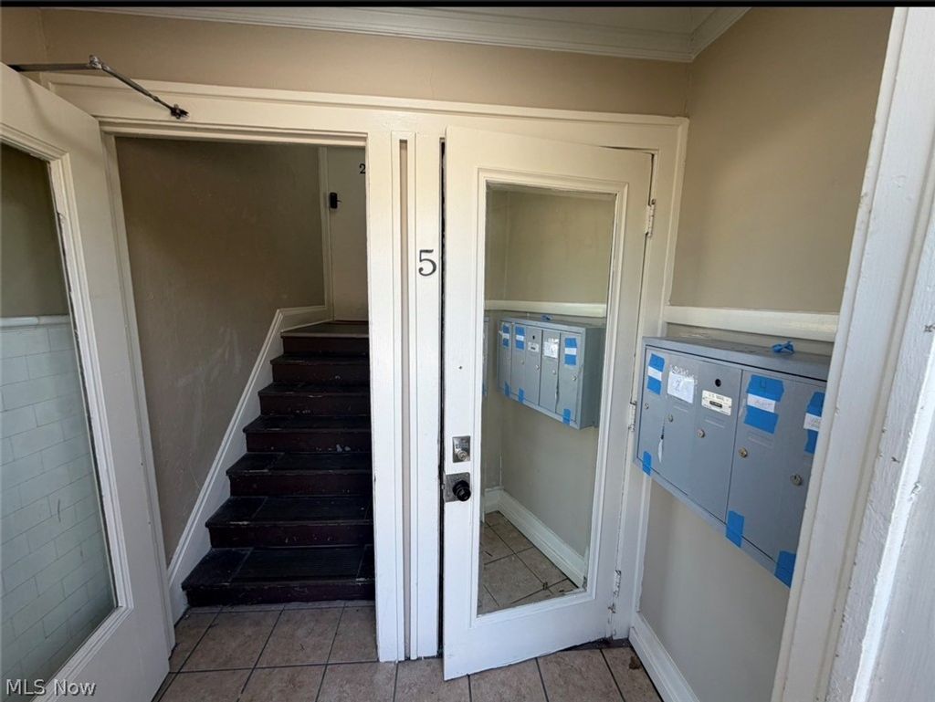 Photo of 3186 Euclid Heights Boulevard #5, Cleveland Heights, OH 44118 (MLS # 5214243)