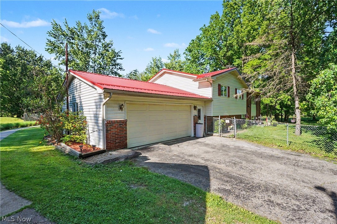 4250 Herr Fieldhouse Road