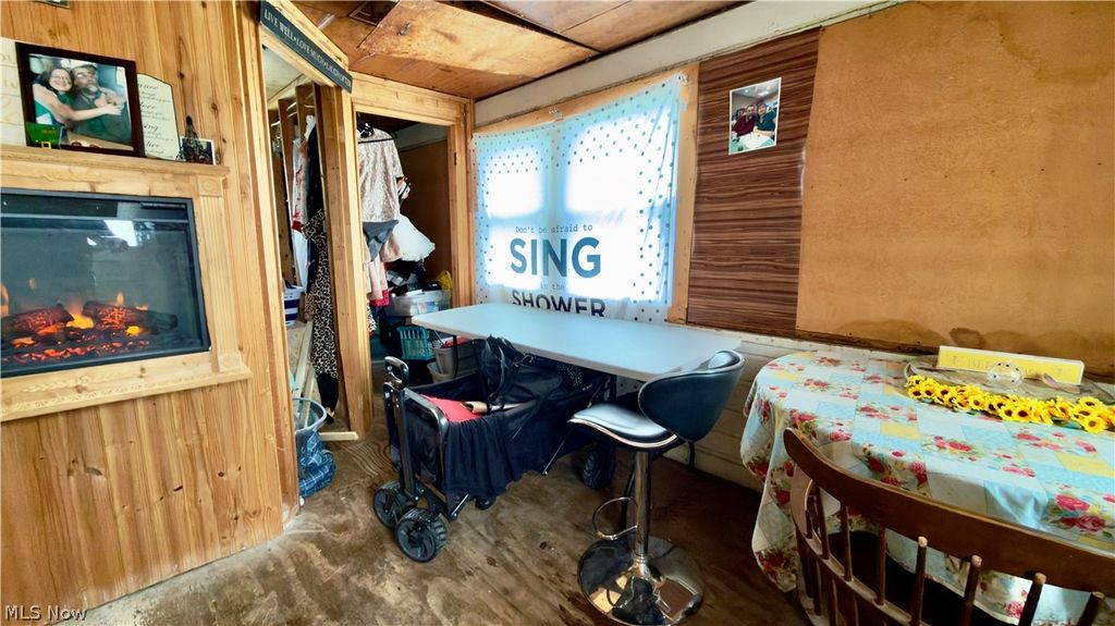 Photo of 143 S Point Drive, Avon Lake, OH 44012 (MLS # 5196098)