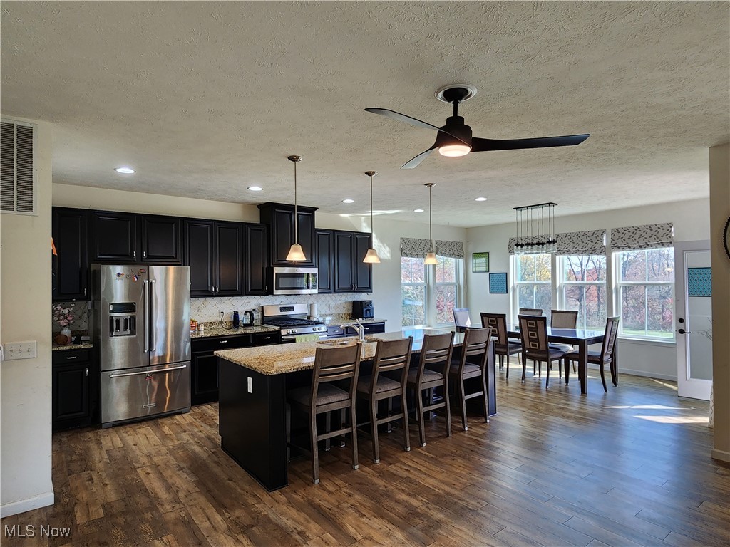 Emeral Estates 12 - Residential Lease
