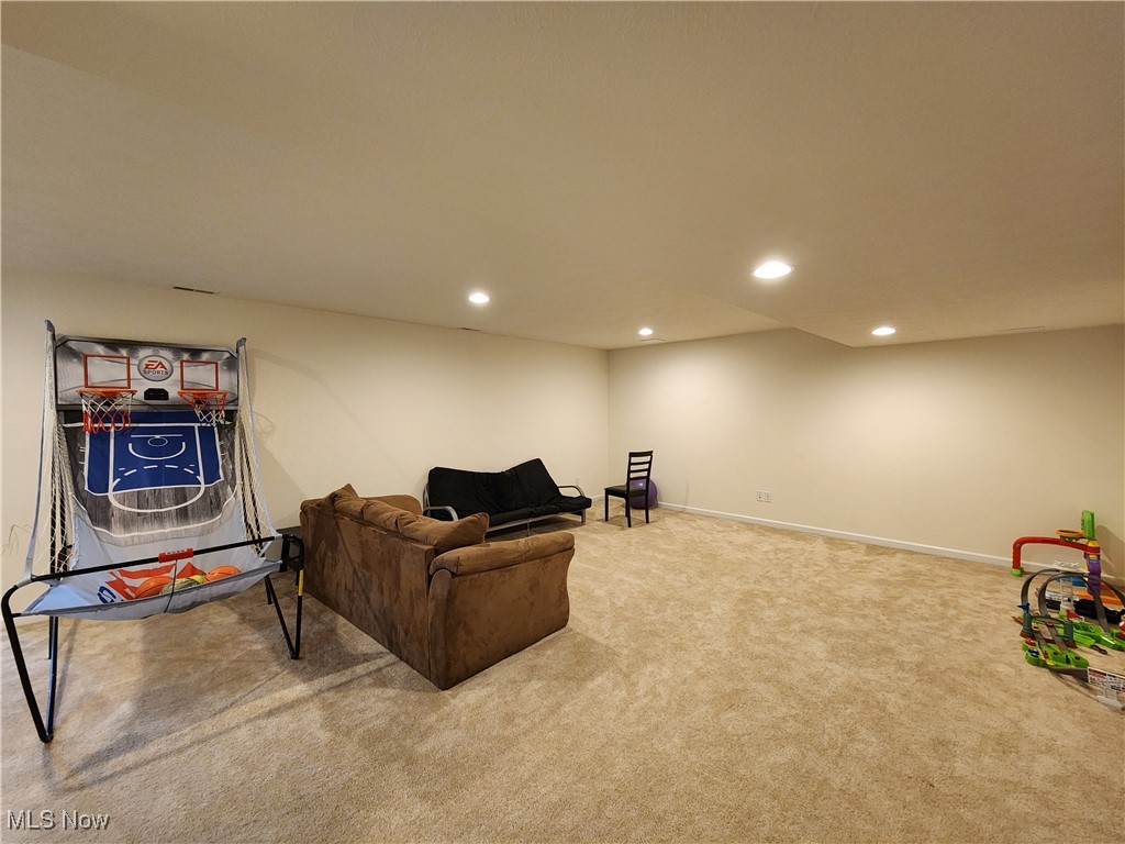 Emeral Estates 12 - Residential Lease