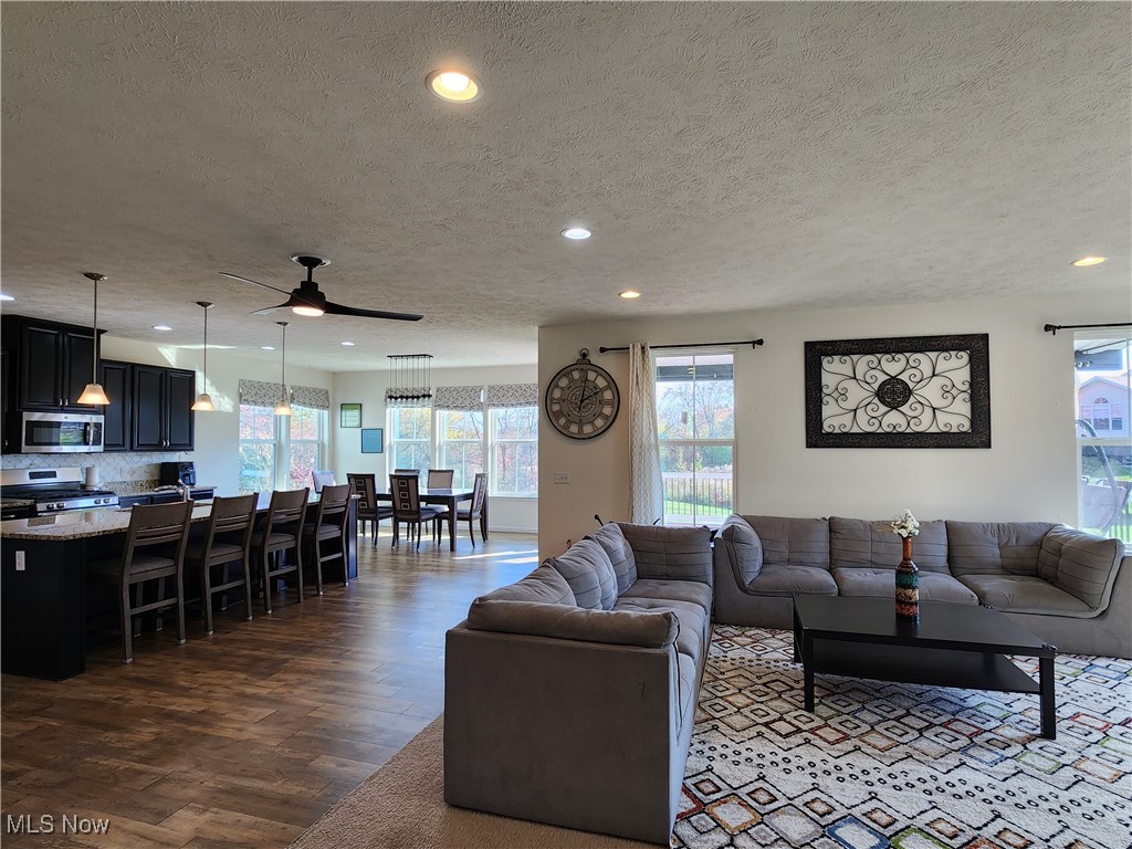 Emeral Estates 12 - Residential Lease