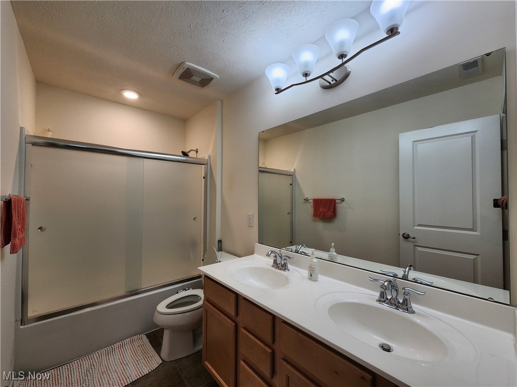 Emeral Estates 12 - Residential Lease